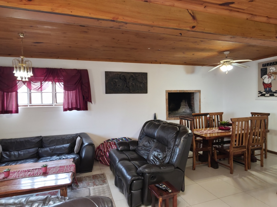 4 Bedroom Property for Sale in Noorsekloof Eastern Cape